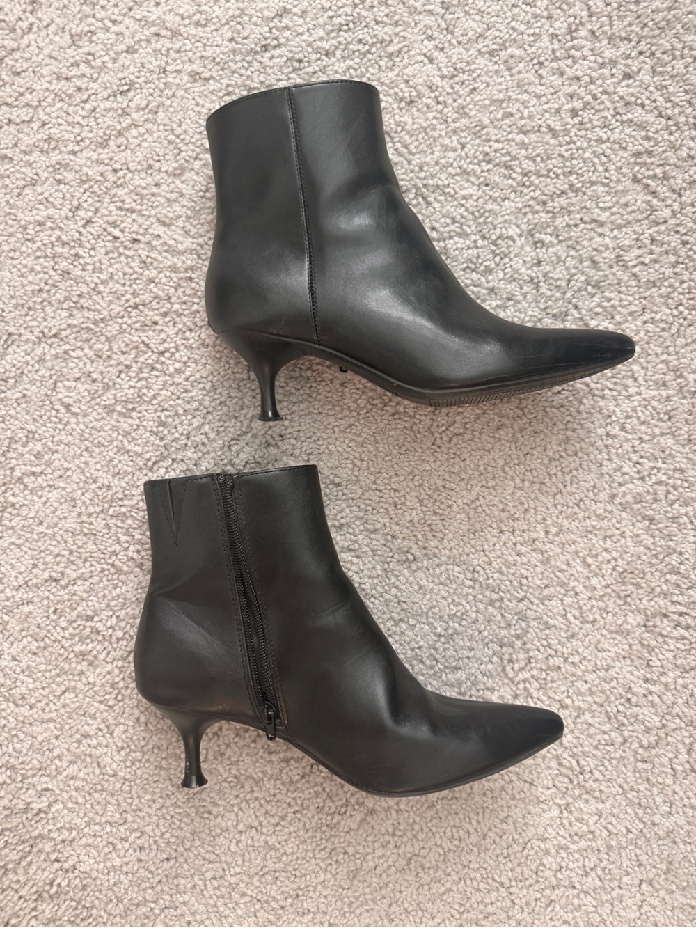 Rachel Zoe Black Leather Pointed Toe Ankle Boots with Kitten Heel